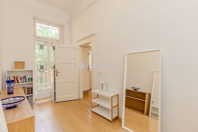 Kiadó téglalakás, albérlet, Budapesten, I. kerületben, 3 szobás