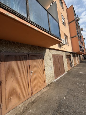 Eladó garázs, Győrött 12.5 M Ft, 1 szobás