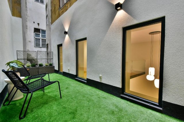 Eladó téglalakás, Budapesten, V. kerületben 160.5 M Ft