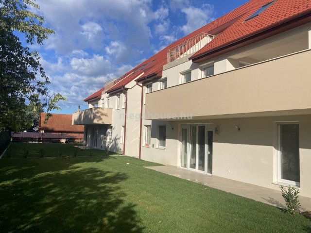 Eladó téglalakás, Balatonfűzfőn 87.8 M Ft, 3+1 szobás
