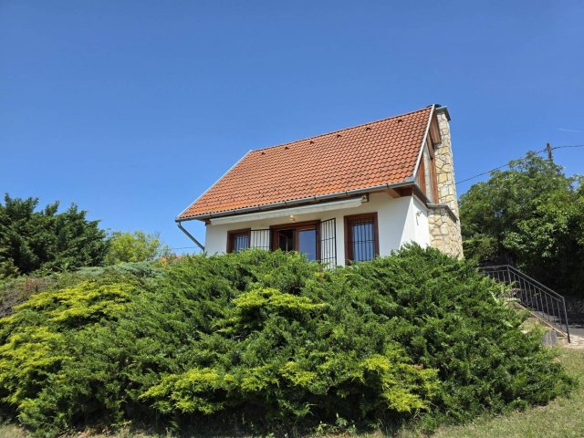 Eladó nyaraló, Zamárdiban 179.9 M Ft, 3 szobás