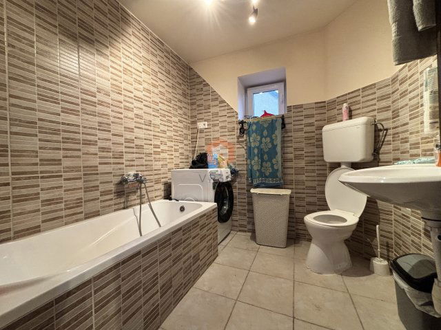 Eladó ikerház, Pécsett 37 M Ft, 2 szobás / költözzbe.hu