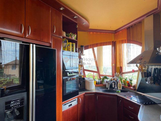 Eladó családi ház, Diósdon 239 M Ft, 1 szobás