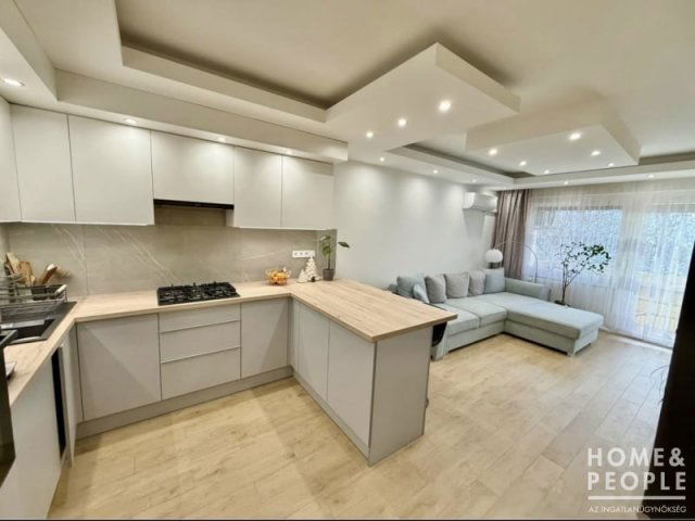 Eladó téglalakás, Szegeden 45.9 M Ft, 1+1 szobás