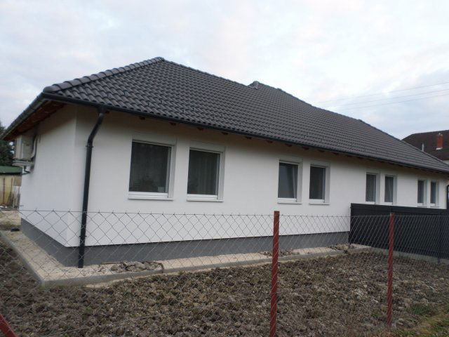 Eladó ikerház, Százhalombattán 89.9 M Ft, 3+1 szobás