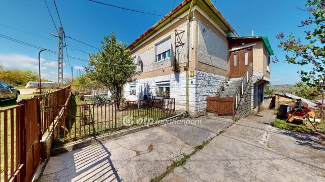 Eladó családi ház, Ózdon 11.5 M Ft, 2+4 szobás