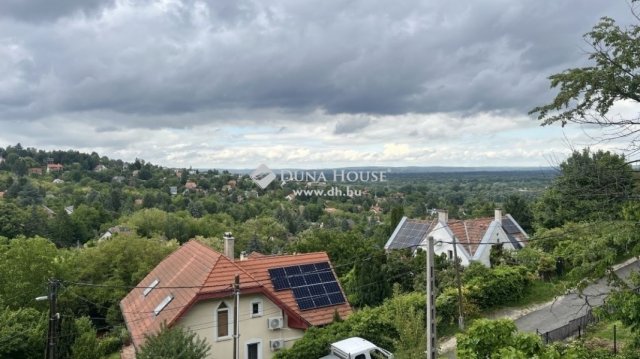 Eladó családi ház, Szentendrén 93.75 M Ft, 2 szobás