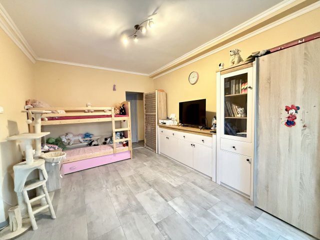 Eladó panellakás, Pécsett, Esztergár Lajos utcában 63.5 M Ft