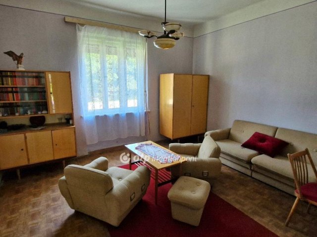 Eladó családi ház, Zókon 21 M Ft, 3 szobás