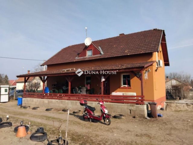 Eladó családi ház, Lajosmizsén 39.5 M Ft, 6 szobás