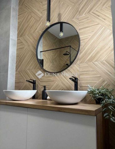 Eladó téglalakás, Pécsett 86.9 M Ft, 4 szobás