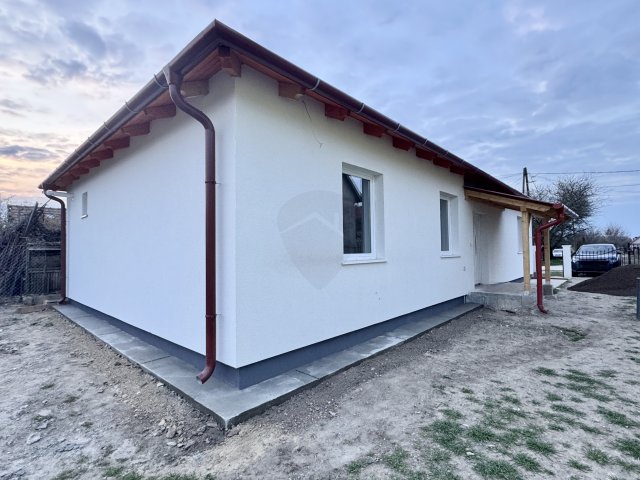 Eladó családi ház, Zsámbokon 59.9 M Ft, 4 szobás