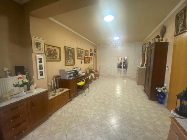 Eladó családi ház, Nagykanizsán 250 M Ft, 15 szobás