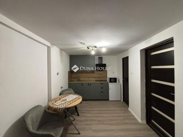Eladó téglalakás, Budapesten, VI. kerületben 55 M Ft, 2 szobás