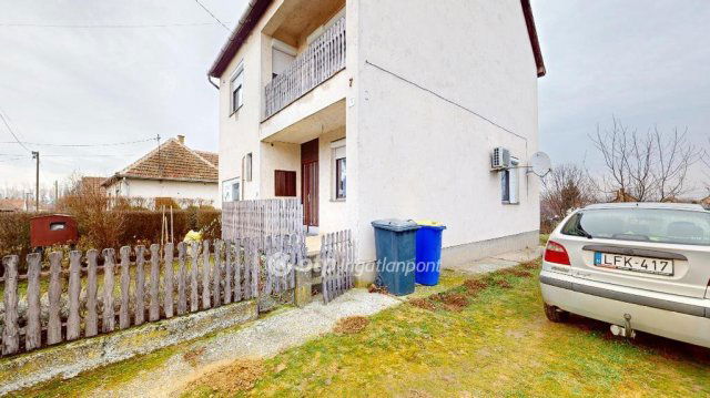 Eladó családi ház, Tiszaeszláron 33.5 M Ft, 4 szobás