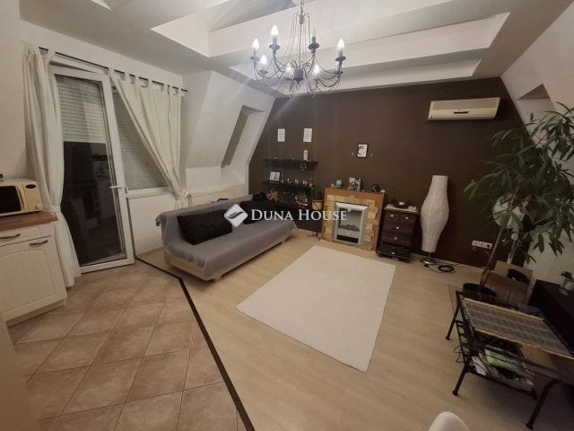 Eladó téglalakás, Kiskunfélegyházán 37.49 M Ft, 2 szobás