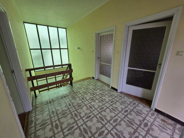 Eladó családi ház, Balatonföldváron 88.499 M Ft, 4 szobás