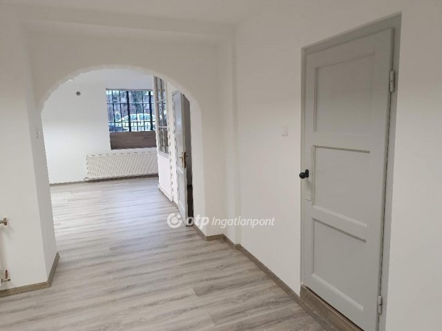 Eladó üzlethelyiség, Budapesten, XI. kerületben 84.9 M Ft