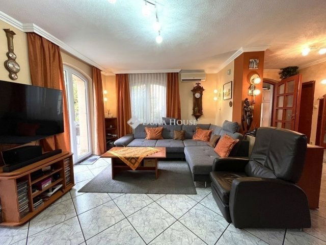 Eladó ikerház, Budapesten, XVIII. kerületben 145 M Ft, 4 szobás