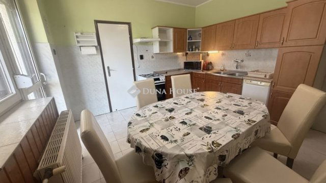 Eladó családi ház, Bükön 87.5 M Ft, 7 szobás