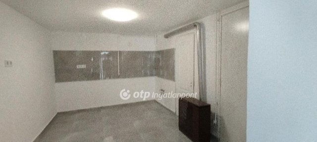 Eladó családi ház, Jászberényben 24.9 M Ft, 1+2 szobás