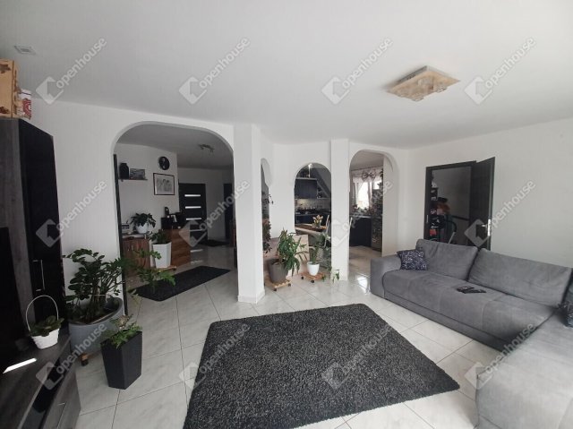 Eladó családi ház, Debrecenben 220 M Ft, 3 szobás