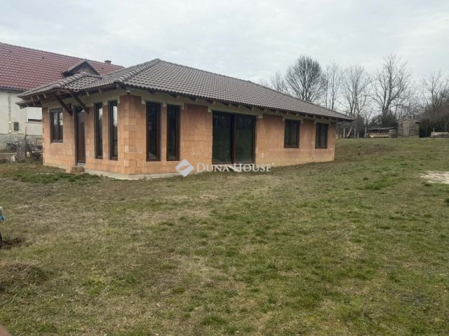 Eladó családi ház, Ceglédbercelen 62 M Ft, 4 szobás