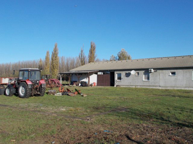 Eladó mezogazdasagi ingatlan, Monoron 199.5 M Ft