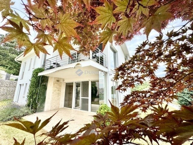 Eladó téglalakás, Budaörsön 185 M Ft, 4 szobás