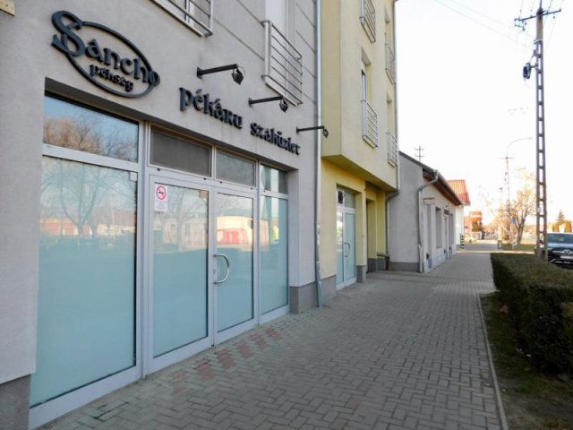 Eladó üzlethelyiség, Nagykátán 45 M Ft, 2 szobás