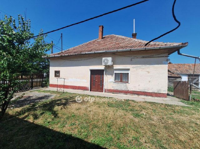 Eladó családi ház, Füzesgyarmaton 12.7 M Ft, 2 szobás