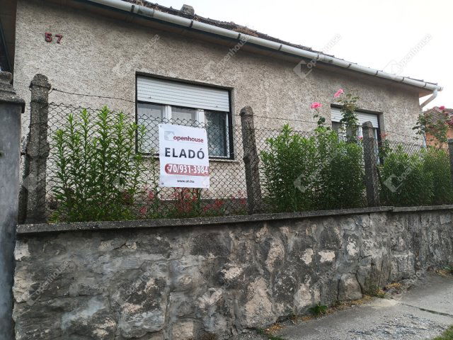 Eladó családi ház, Lábatlanon 38.5 M Ft, 3 szobás