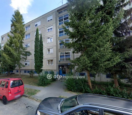 Eladó panellakás, Salgótarjánban 9.9 M Ft, 2 szobás