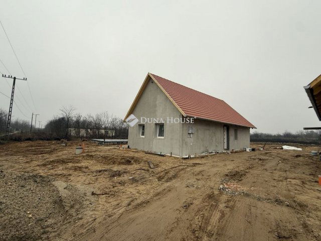 Eladó családi ház, Kókán 44.9 M Ft, 3 szobás