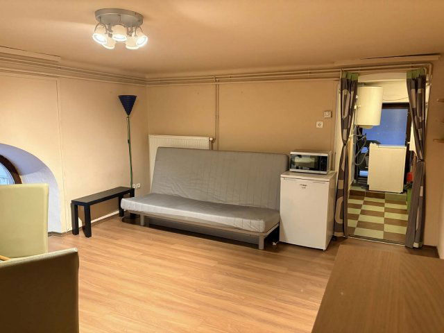 Eladó téglalakás, V. kerületben, Kálmán Imre utcában