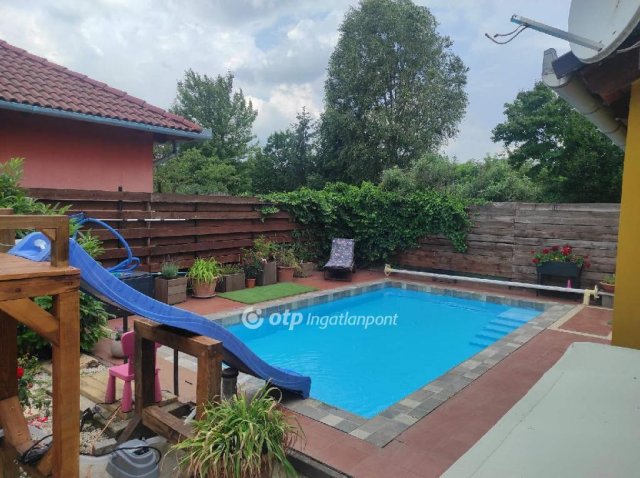 Eladó családi ház, Tökölön 93 M Ft, 4 szobás
