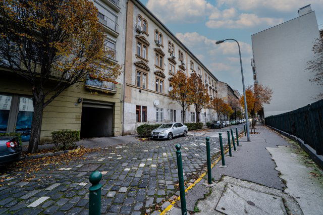 Eladó téglalakás, Budapesten, VII. kerületben, Százház utcában