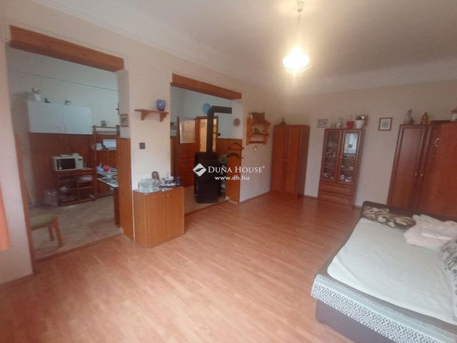 Eladó téglalakás, Kecskeméten 27 M Ft, 1 szobás