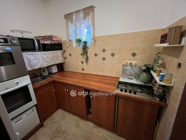 Eladó családi ház, Szalkszentmártonon 45.5 M Ft, 4 szobás