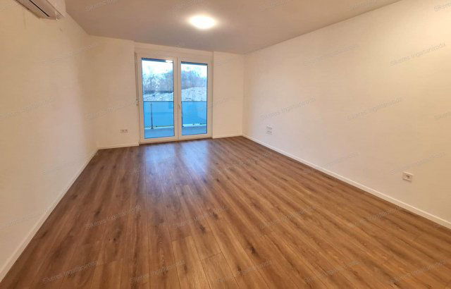 Kiadó téglalakás, albérlet, Tatán 280 E Ft / hó, 2 szobás