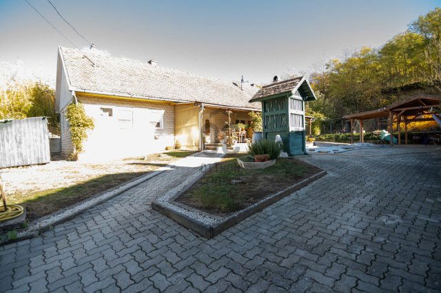 Eladó családi ház, Kakasdon 38 M Ft, 2 szobás