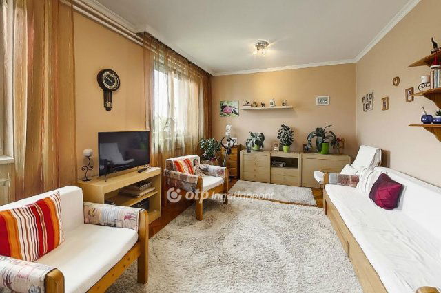 Eladó téglalakás, Szegeden 95 M Ft, 3 szobás