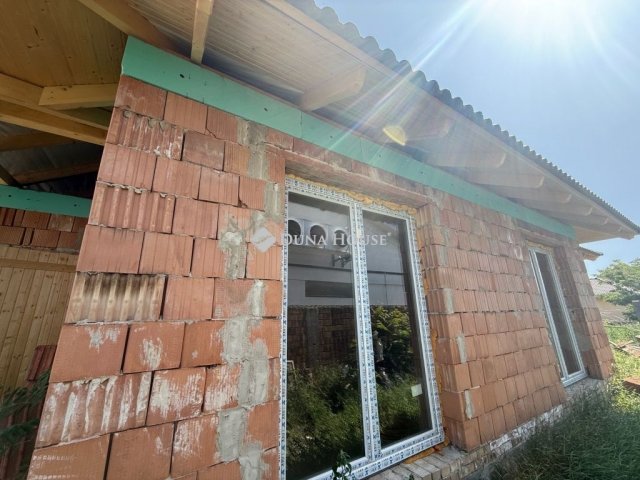 Eladó családi ház, Abonyban 54.9 M Ft, 4 szobás