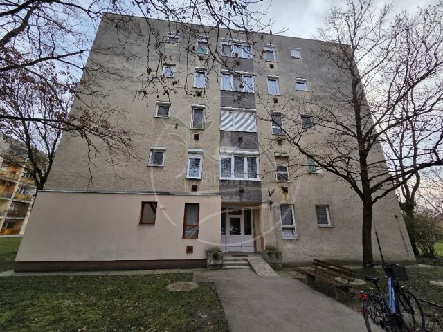 Eladó téglalakás, Gyulán 31.9 M Ft, 2 szobás