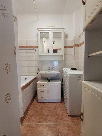 Kiadó téglalakás, albérlet, Pécsett, Légszeszgyár utcában