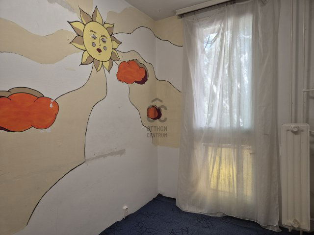 Eladó panellakás, Pécsett, Krisztina téren 29.99 M Ft, 2 szobás
