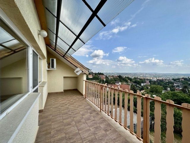 Eladó ikerház, Pécsett 114 M Ft, 4 szobás / költözzbe.hu