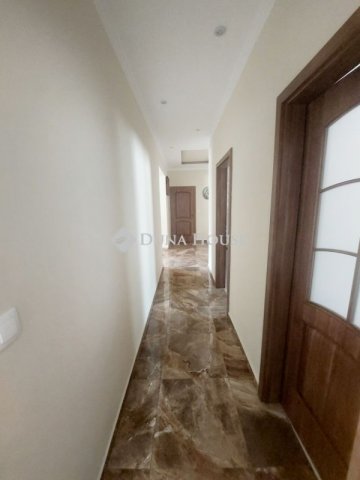 Eladó családi ház, Dunakeszin 250 M Ft, 4 szobás