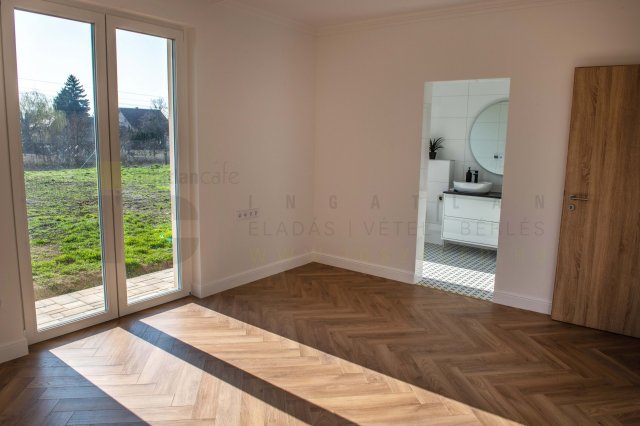 Eladó családi ház, Szegeden 295 M Ft, 4 szobás