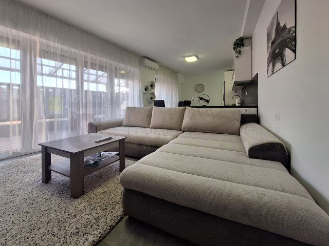 Kiadó téglalakás, albérlet, Szegeden, Móra utcában